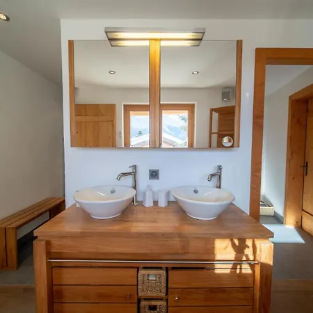 Villa 5br Iconic Chalet - What'app - 0034-635-520-036 - For Reservations!! *
